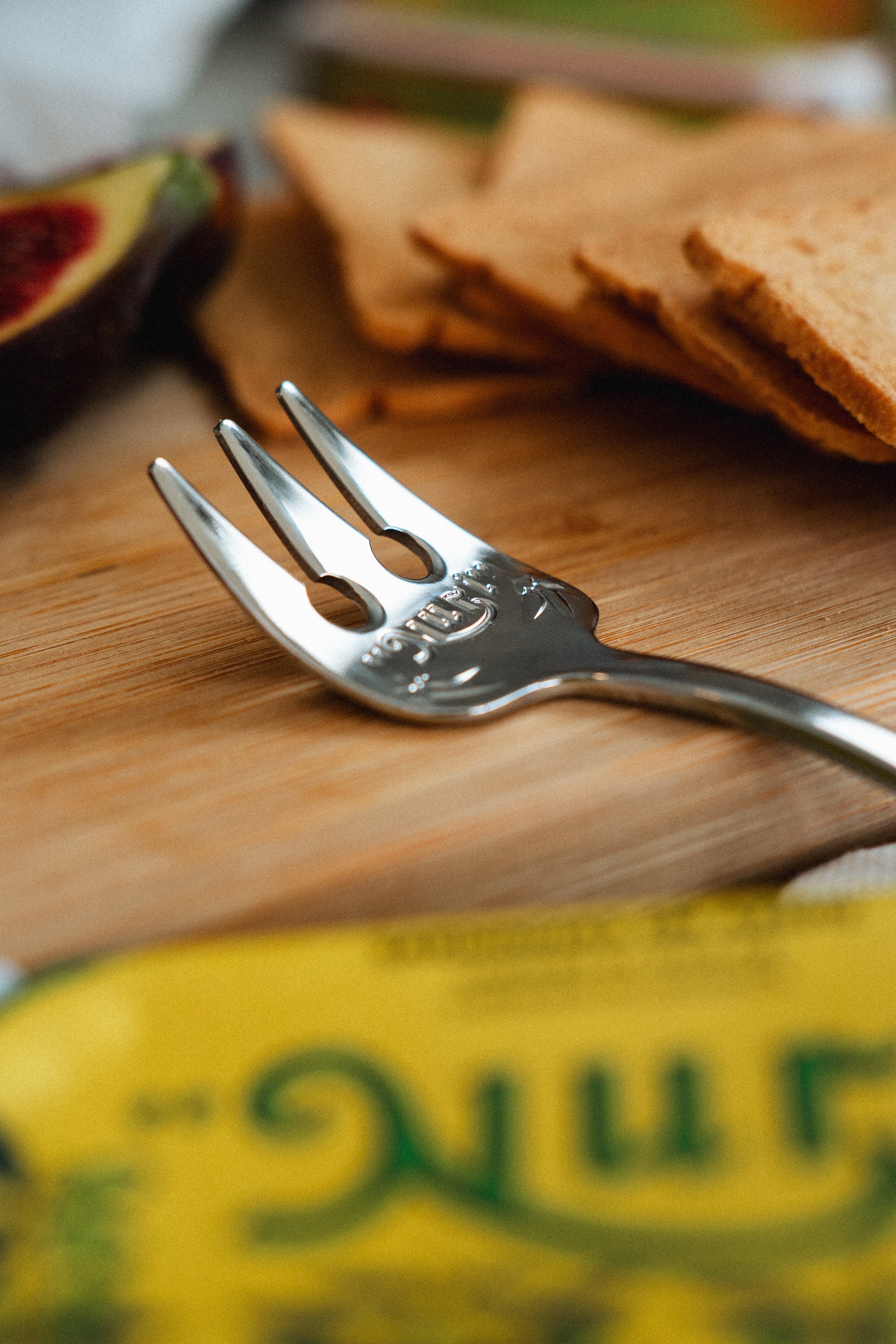 Nuri Sardine Fork English & Portuguese